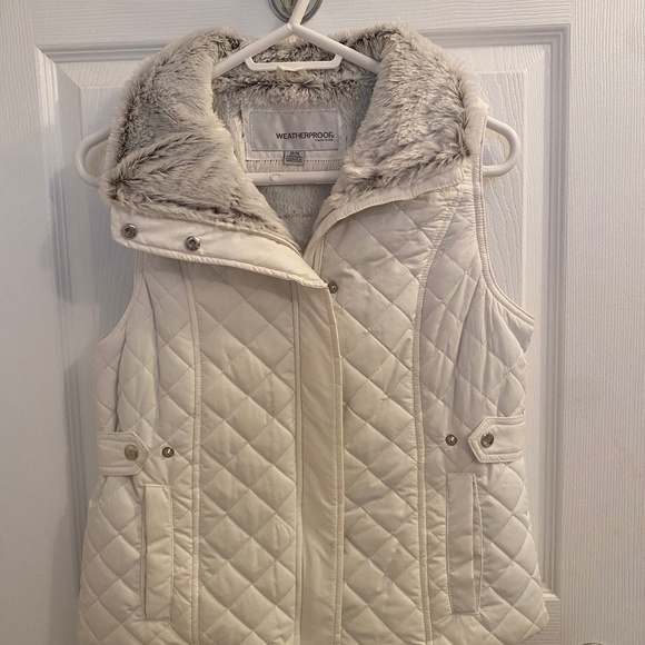 Winter White  Vest - Picture 1 of 3